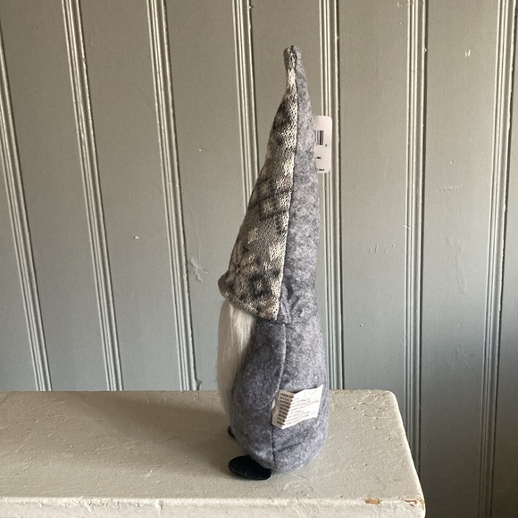 NWT- 14” Gray Christmas Holiday Gnome Decorstion w/ Gray & White Sweater Hat - Picture 7 of 17